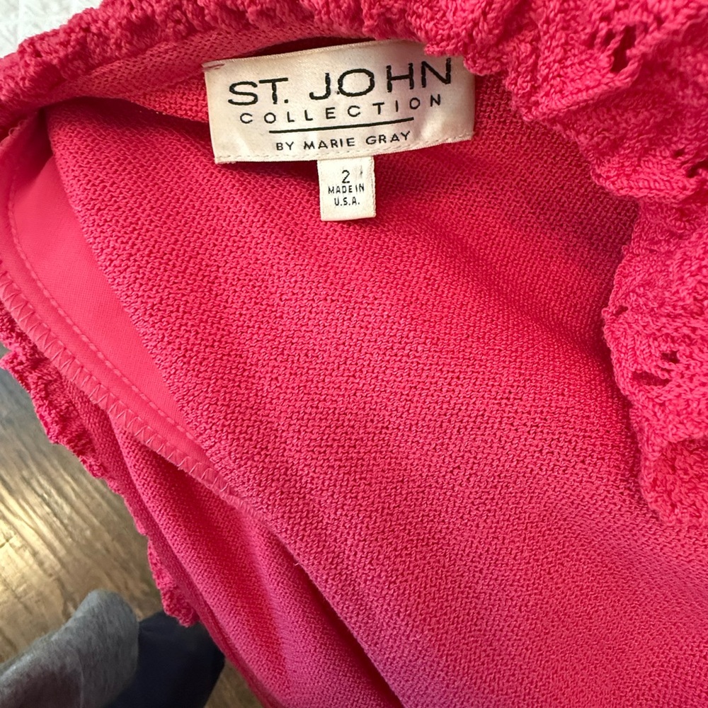 St. John Vintage Belted Sweater
GG19 - Picture 8 of 8